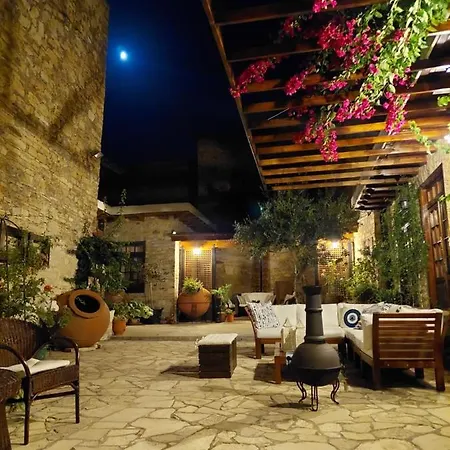 Bougainvillea House * Πάνω Λεύκαρα