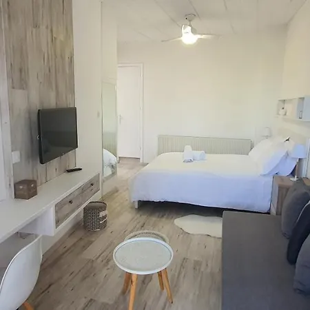 Bougainvillea House Πάνω Λεύκαρα
