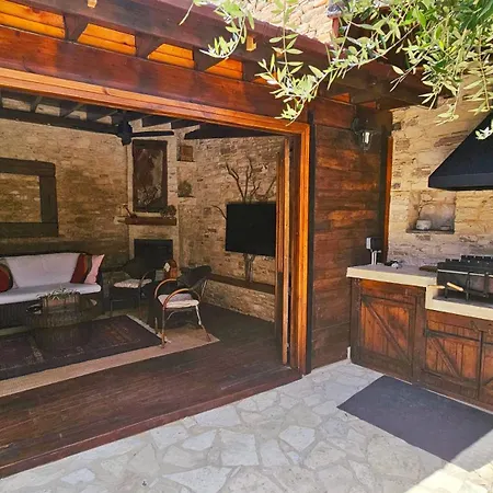 Villa Bougainvillea House *