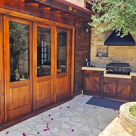Villa Bougainvillea House