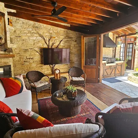 Bougainvillea House Villa