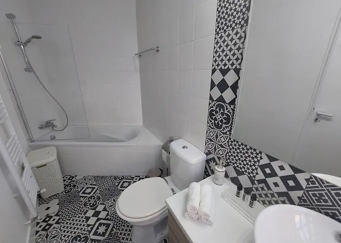 ヴィラ Bougainvillea House パノ・レフカラ