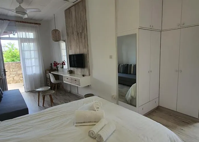 Bougainvillea House Vila