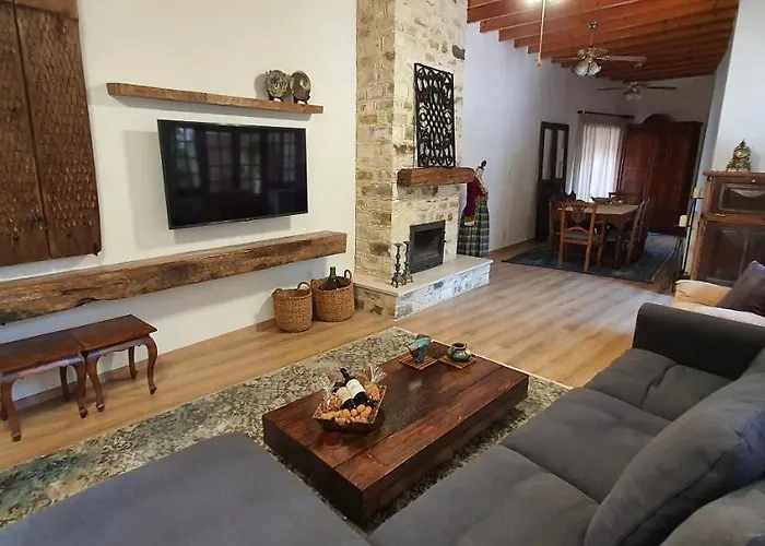 Vila Bougainvillea House Pano Lefkara